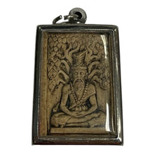 โหลดรูปภาพลงในเครื่องมือใช้ดูของ Gallery Buddhist Monk Inspired Thai Amulet in Stainless Steel Frame
Thai Amulet Coin o