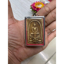 โหลดรูปภาพลงในเครื่องมือใช้ดูของ Gallery Thai Amulet Somdej Style With Stainless Steel Frame Cultural Keepsake
Thai Amu