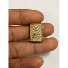 โหลดรูปภาพลงในเครื่องมือใช้ดูของ Gallery Thai Amulet Wat Pak Nam Somdej Style Edition Cultural Keepsake
Thai Amulet Coi