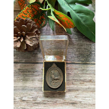 โหลดรูปภาพลงในเครื่องมือใช้ดูของ Gallery Thai Amulet Coin Buddhist Monk Pasathiko Wat Phaya Thai Original Box