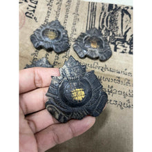 โหลดรูปภาพลงในเครื่องมือใช้ดูของ Gallery Single Eye Coconut Shell Amulet Coin For Cultural Keepsake And Collectible