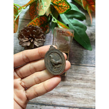 โหลดรูปภาพลงในเครื่องมือใช้ดูของ Gallery Thai Amulet Coin Buddhist Monk Pasathiko Wat Phaya Thai Original Box