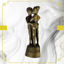 โหลดรูปภาพลงในเครื่องมือใช้ดูของ Gallery Couple Embrace Amulet 3Cm - Thai Buddhist Collectible Amulet
Loving Couple Amu