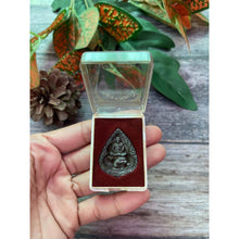 โหลดรูปภาพลงในเครื่องมือใช้ดูของ Gallery Buddhist Monk Inspired Thai Amulet Wat Bang Phra Collectible Coin
Thai Amulet