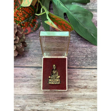 โหลดรูปภาพลงในเครื่องมือใช้ดูของ Gallery Buddhist Monk Inspired Thai Amulet, Wat Phraiphat Edition, 1987, Original Box