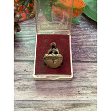โหลดรูปภาพลงในเครื่องมือใช้ดูของ Gallery Buddhist Monk Inspired Thai Amulet, Wat Phraiphat Edition, 1987, Original Box