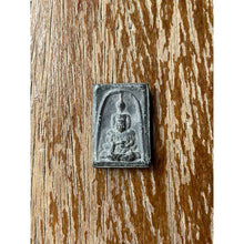 โหลดรูปภาพลงในเครื่องมือใช้ดูของ Gallery Thai Amulet Somdej Style With Gold Leaf Back - Cultural Keepsake