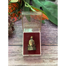 โหลดรูปภาพลงในเครื่องมือใช้ดูของ Gallery Buddhist Monk Inspired Thai Amulet, Wat Phraiphat Edition, 1987, Original Box