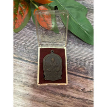 โหลดรูปภาพลงในเครื่องมือใช้ดูของ Gallery Amulet Coin Buddhist Monk Tim Isirikho Wat Lahanrai With Original Bo
