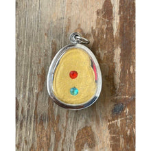 โหลดรูปภาพลงในเครื่องมือใช้ดูของ Gallery Thai Amulet Coin, Closed Eyes Design, Stainless Steel Frame, Cultural Keepsake