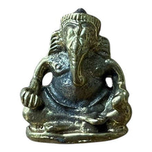 โหลดรูปภาพลงในเครื่องมือใช้ดูของ Gallery Thai Amulet Ganesha Brass Collectible Cultural Keepsake
Ganesha Amulet Coin Th