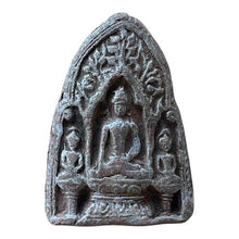 โหลดรูปภาพลงในเครื่องมือใช้ดูของ Gallery Thai Amulet Somdej Style Collectible From Wat Lamphun Cultural Keepsake
Amulet