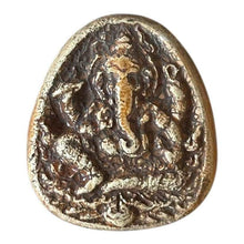 โหลดรูปภาพลงในเครื่องมือใช้ดูของ Gallery Thai Amulet Of Ganesha - Cultural Keepsake For Collectors
Somdej Style Thai Am