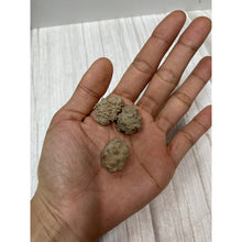 โหลดรูปภาพลงในเครื่องมือใช้ดูของ Gallery Thai Amulet Somdej Style For Prosperity And Abundance Cultural Keepsake
Thai A