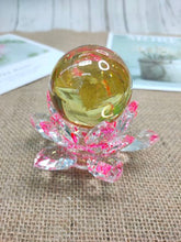 โหลดรูปภาพลงในเครื่องมือใช้ดูของ Gallery Lotus Base For Thai Amulet With Glass Sphere Holder, Fits 3-6Cm Spheres 
Lotus
