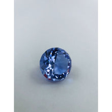 โหลดรูปภาพลงในเครื่องมือใช้ดูของ Gallery Imperial Glass Diamond Cut Design 30Mm - Elegant Decorative Piece
