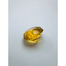 โหลดรูปภาพลงในเครื่องมือใช้ดูของ Gallery Imperial Glass Diamond Cut Design 30Mm - Elegant Decorative Piece

