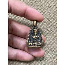 โหลดรูปภาพลงในเครื่องมือใช้ดูของ Gallery Buddhist Monk Inspired Thai Amulet Coin Three-Faced Brass Collectible 
Thai Amu
