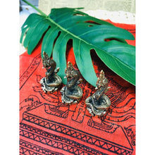 โหลดรูปภาพลงในเครื่องมือใช้ดูของ Gallery Naga Deity Amulet With Naga Gemstone - Choose Color Based On Zodiac Sign 
Naga
