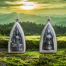 โหลดรูปภาพลงในเครื่องมือใช้ดูของ Gallery Buddha Amulet Pendant In 7-Color Metal With Frame Thai 7-Col Buddhist Sacred
