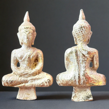 โหลดรูปภาพลงในเครื่องมือใช้ดูของ Gallery Thai Amulet With Protective Qualities, Wat Ceremony Edition, Cultural Keepsake
