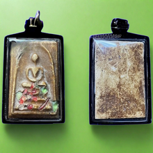 โหลดรูปภาพลงในเครื่องมือใช้ดูของ Gallery Thai Amulet With Waterproof Frame, Somdej Style, Cultural Keepsake 
Somdej Styl
