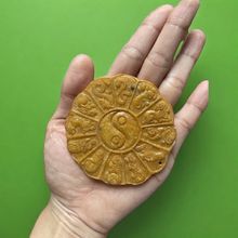 โหลดรูปภาพลงในเครื่องมือใช้ดูของ Gallery Yin Yang Zodiac Pendant With 12 Animal Carvings, Thai Amulet Collectible 
Ancie
