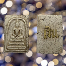 โหลดรูปภาพลงในเครื่องมือใช้ดูของ Gallery Thai Amulet Somdej Style With Silver Back, Cultural Keepsake Somde Buddhist
