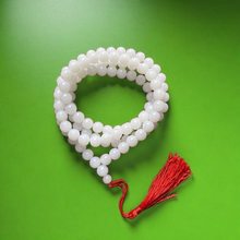 โหลดรูปภาพลงในเครื่องมือใช้ดูของ Gallery White Pearl Bead 10Mm - Thai Buddhist Collectible Amulet 
White Pearl Bead 10Mm

