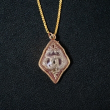 โหลดรูปภาพลงในเครื่องมือใช้ดูของ Gallery Thai Amulet With Water-Resistant Frame, Gold-Plated, Velvet Box Included
