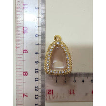โหลดรูปภาพลงในเครื่องมือใช้ดูของ Gallery Brass Frame For Thai Amulet With White Diamond Accents And Gold Trim 
Brass Fra

