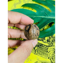 โหลดรูปภาพลงในเครื่องมือใช้ดูของ Gallery Thai Amulet Somdej Style With Three Sides, Random Selection, Cultural Keepsake
