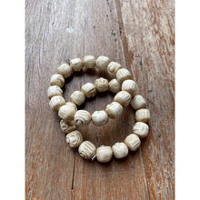 โหลดรูปภาพลงในเครื่องมือใช้ดูของ Gallery Thai Amulet Somdej Style Bracelet, Wat Ceremony Edition, Cultural Keepsake 
Tha
