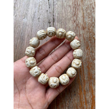 โหลดรูปภาพลงในเครื่องมือใช้ดูของ Gallery Thai Amulet Somdej Style Bracelet, Wat Ceremony Edition, Cultural Keepsake 
Tha
