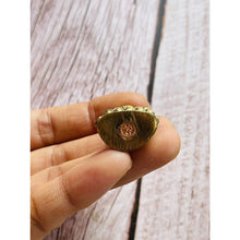 โหลดรูปภาพลงในเครื่องมือใช้ดูของ Gallery Thai Amulet Of Phra Kring Pawaret, Brass Material, Wat Ceremony Edition 
Thai A
