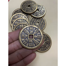 โหลดรูปภาพลงในเครื่องมือใช้ดูของ Gallery Ancient Chinese Amulet Coin 4Cm - Legendary Cultural Keepsake 
Ancient Chinese

