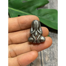 โหลดรูปภาพลงในเครื่องมือใช้ดูของ Gallery Thai Amulet Coin Buddhist Monk From Wat Huay Jarak, Metal Silver
