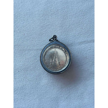 โหลดรูปภาพลงในเครื่องมือใช้ดูของ Gallery Thai Amulet Coin Somdej Style Wat Bowonniwet Vihara Year 2008 Silver Frame
