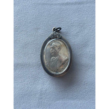 โหลดรูปภาพลงในเครื่องมือใช้ดูของ Gallery Buddhist Monk Inspired Thai Amulet Coin, Alpakka Material, 2507, Wat Ceremony Ed
