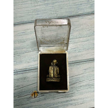 โหลดรูปภาพลงในเครื่องมือใช้ดูของ Gallery Amulet Coin Buddhist Monk From Wat Pa Udom Somporn With Original Box
