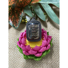 โหลดรูปภาพลงในเครื่องมือใช้ดูของ Gallery Thai Amulet Buddhist Monk Pan, Clay With Gold Leaf, Silver Frame
