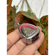 โหลดรูปภาพลงในเครื่องมือใช้ดูของ Gallery Thai Amulet Monk Eiam Wat Saphan Sung Cultural Keepsake 
Thai Amule
