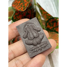 โหลดรูปภาพลงในเครื่องมือใช้ดูของ Gallery Buddhist Monk Inspired Thai Amulet Coin Wat Klang Bang Kaew Collectible 
Somdej

