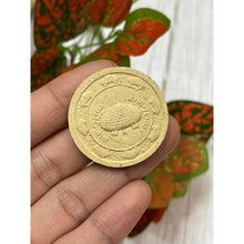 โหลดรูปภาพลงในเครื่องมือใช้ดูของ Gallery Buddhist Monk Inspired Thai Amulet Somdej Style Cultural Keepsake 
Thai Amulet
