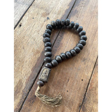 โหลดรูปภาพลงในเครื่องมือใช้ดูของ Gallery Thai Amulet Somdej Style Made From Jindamani Herb - Cultural Keepsake 
Thai Amu
