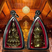 โหลดรูปภาพลงในเครื่องมือใช้ดูของ Gallery Thai Amulet Monk To, Phra Kring Pawaret, Brass Material 
Thai Amule
