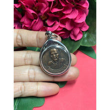 โหลดรูปภาพลงในเครื่องมือใช้ดูของ Gallery Buddhist Monk Inspired Thai Amulet Coin From Wat Ban Jan Cultural Keepsake 
Tha
