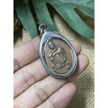 โหลดรูปภาพลงในเครื่องมือใช้ดูของ Gallery Buddhist Monk Inspired Thai Amulet Coin From Wat Ban Rai 38 Cultural Keepsake
