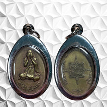 โหลดรูปภาพลงในเครื่องมือใช้ดูของ Gallery Thai Amulet Buddhist Monk From Wat Makhamriang Cultural Keepsake 
S

