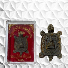 โหลดรูปภาพลงในเครื่องมือใช้ดูของ Gallery Ancient Thai Amulet Buddhist Monk Phra Liw 1993 Edition 
Thai Amule
